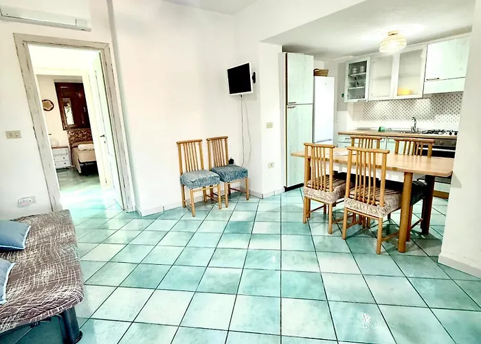 Casa Per 9 Persone Bbq Wi-fi * San Teodoro